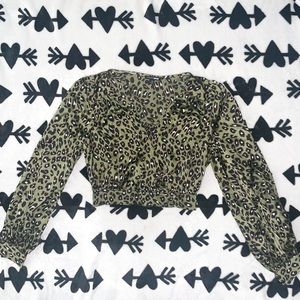 Crop leopard print top